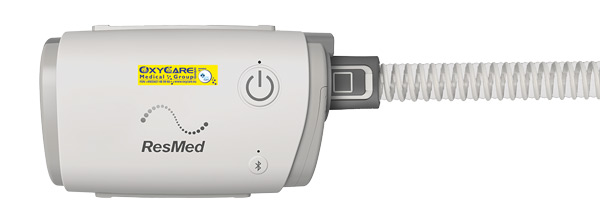 AirMini-Autoset-CPAP-Geraet-und-Atemschlauch